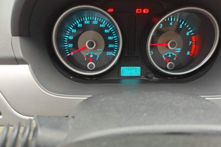Used Buick Excelle 2013 1.5L Automatic Classic Model Odometer Close Up
