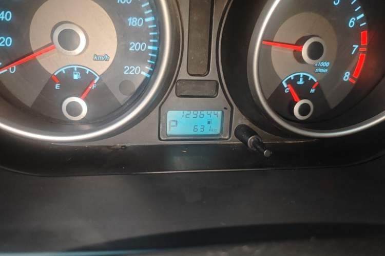 Used Buick Excelle 2013 1.5L Automatic Classic Model Odometer Close Up
