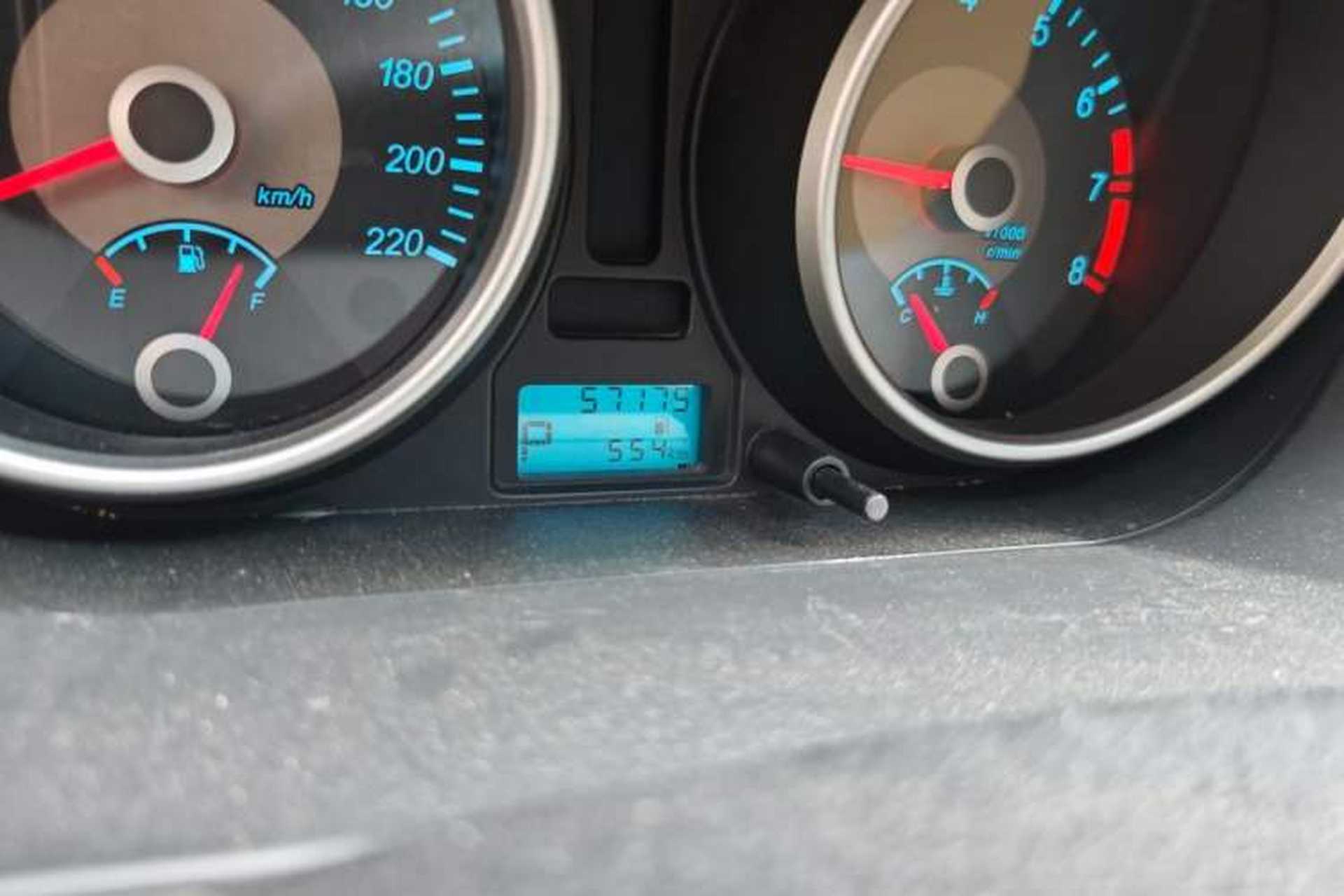 Used Buick Excelle 2013 1.5L Automatic Classic Model Odometer Close Up