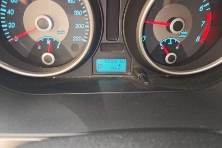 Used Buick Excelle 2013 1.5L Automatic Classic Model Odometer Close Up