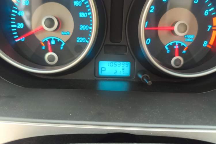 Used Buick Excelle 2013 1.5L Automatic Classic Model Odometer Close Up