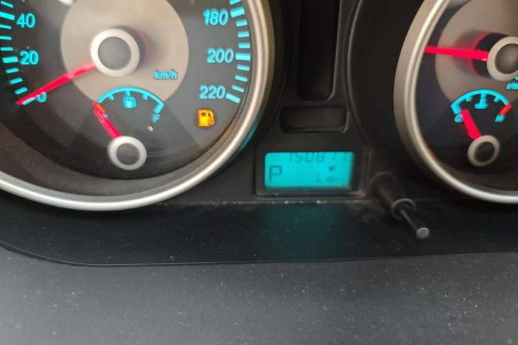 Used Buick Excelle 2013 1.5L Automatic Classic Model Odometer Close Up