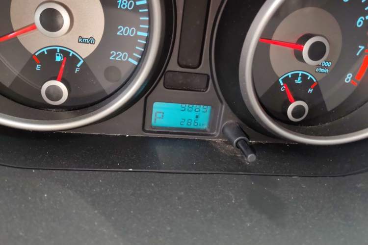 Used Buick Excelle 2013 1.5L Automatic Classic Model Odometer Close Up