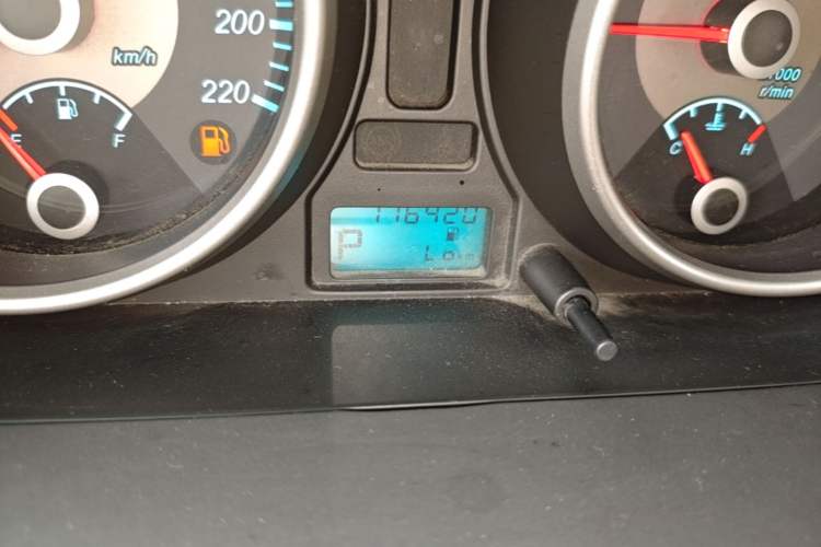 Used Buick Excelle 2013 1.5L Automatic Classic Model Odometer Close Up