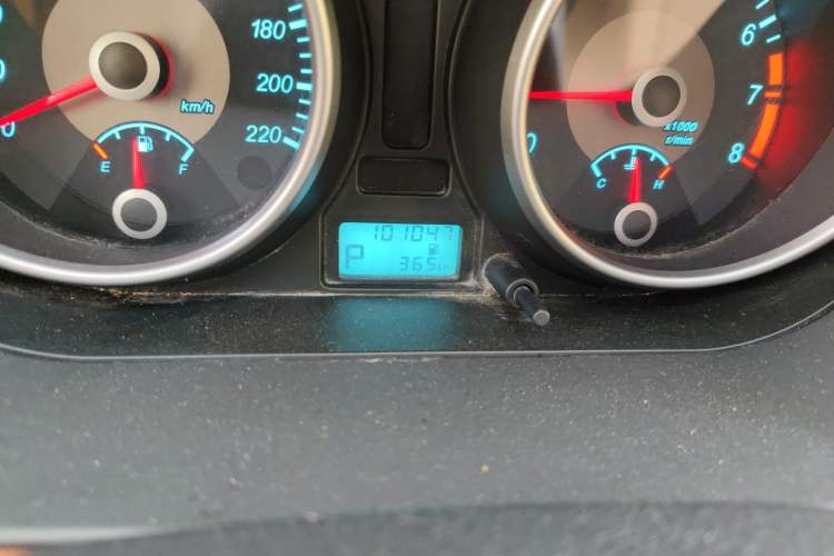 Used Buick Excelle 2013 1.5L Automatic Luxury Model Odometer Close Up