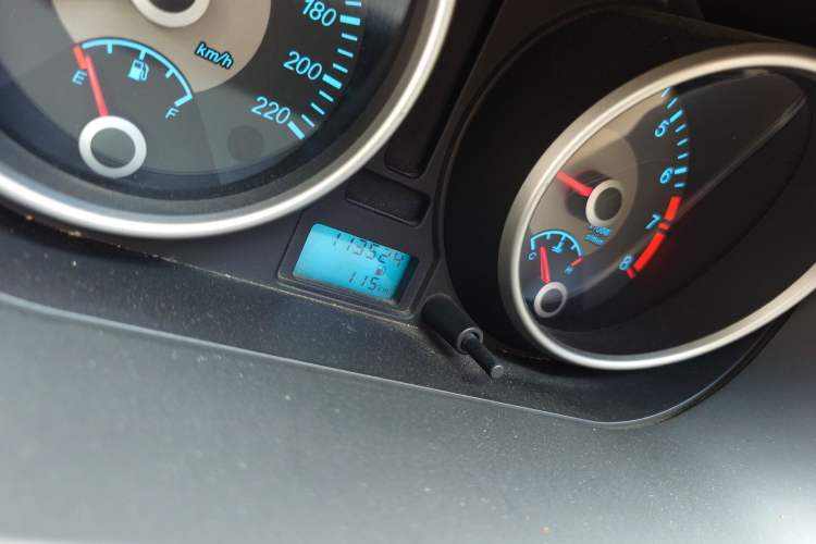 Used Buick Excelle 2013 1.5L Manual Luxury Model Odometer Close Up