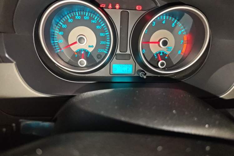 Used Buick Excelle 2013 1.5L Automatic Classic Model Odometer Close Up