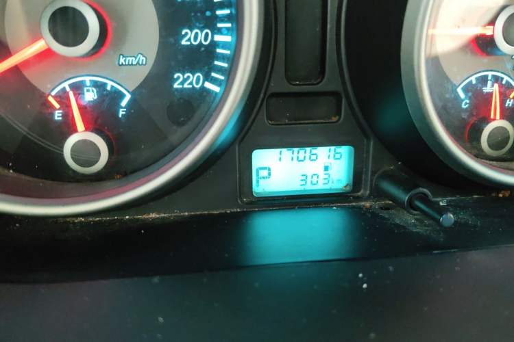 Used Buick Excelle 2013 1.5L Automatic Luxury Model Odometer Close Up