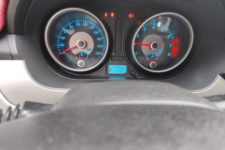 Used Buick Excelle 2013 1.5L Automatic Classic Model Odometer Close Up