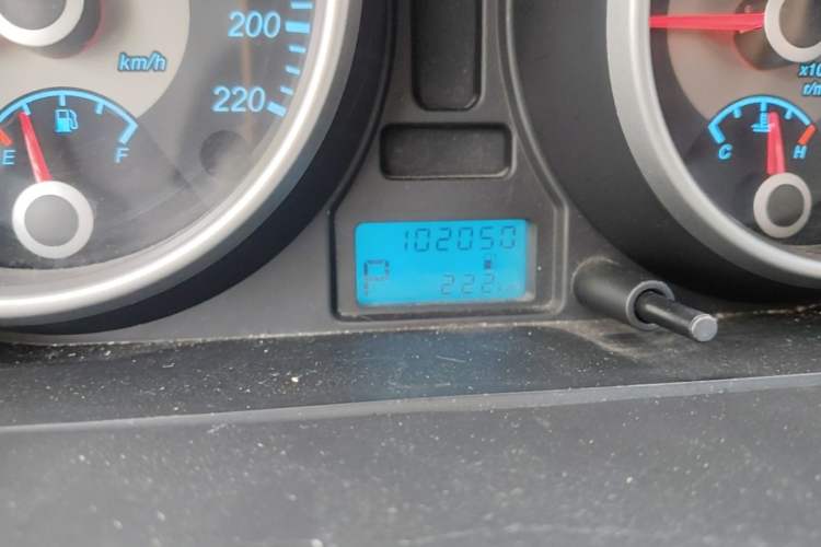 Used Buick Excelle 2013 1.5L Automatic Classic Model Odometer Close Up