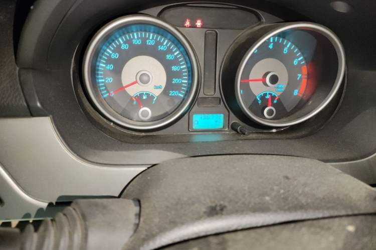 Used Buick Excelle 2013 1.5L Automatic Classic Model Odometer Close Up