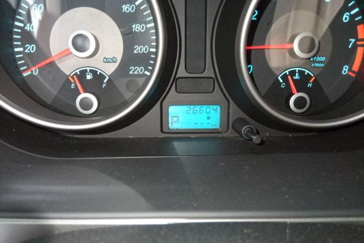 Used Buick Excelle 2013 1.5L Automatic Classic Model Odometer Close Up
