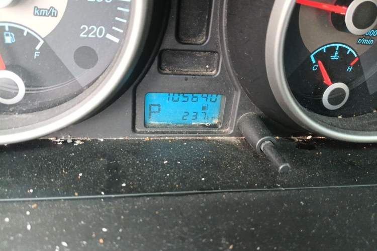 Used Buick Excelle 2013 1.5L Automatic Classic Model Odometer Close Up