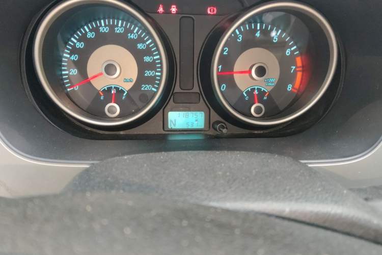 Used Buick Excelle 2013 1.5L Automatic Classic Model Odometer Close Up