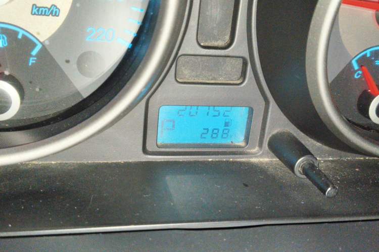 Used Buick Excelle 2013 1.5L Automatic Classic Model Odometer Close Up