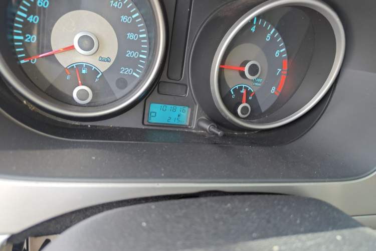 Used Buick Excelle 2013 1.5L Automatic Classic Model Odometer Close Up