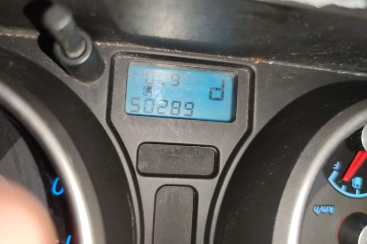 Used Buick Excelle 2013 1.5L Automatic Luxury Model Odometer Close Up
