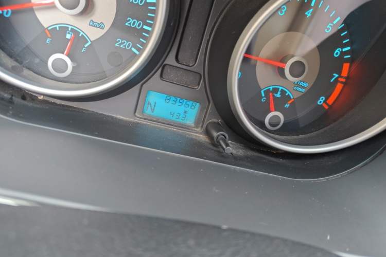 Used Buick Excelle 2013 1.5L Automatic Classic Model Odometer Close Up