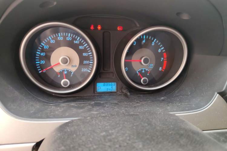 Used Buick Excelle 2013 1.5L Automatic Classic Model Odometer Close Up