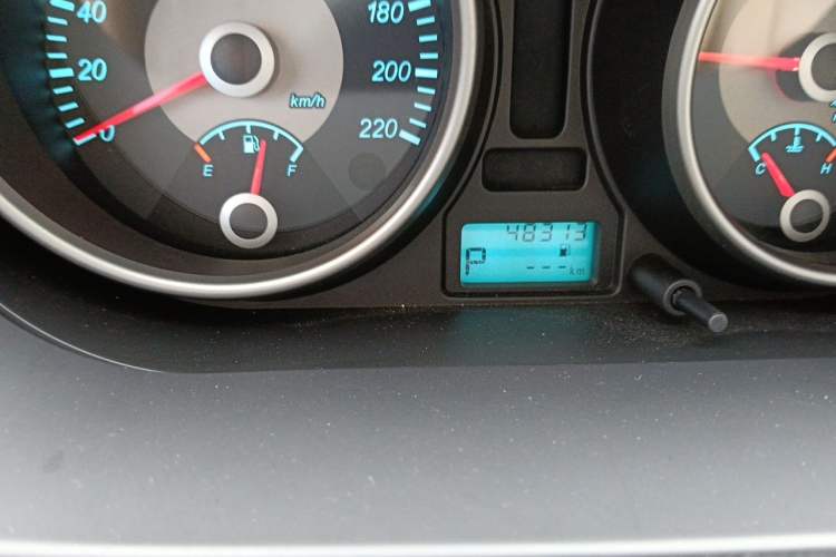 Used Buick Excelle 2013 1.5L Automatic Luxury Model Odometer Close Up