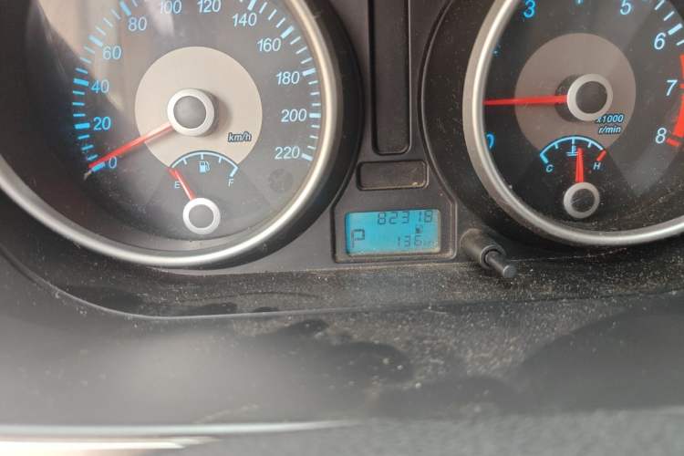 Used Buick Excelle 2013 1.5L Automatic Classic Model Odometer Close Up