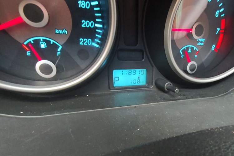 Used Buick Excelle 2013 1.5L Automatic Classic Model Odometer Close Up