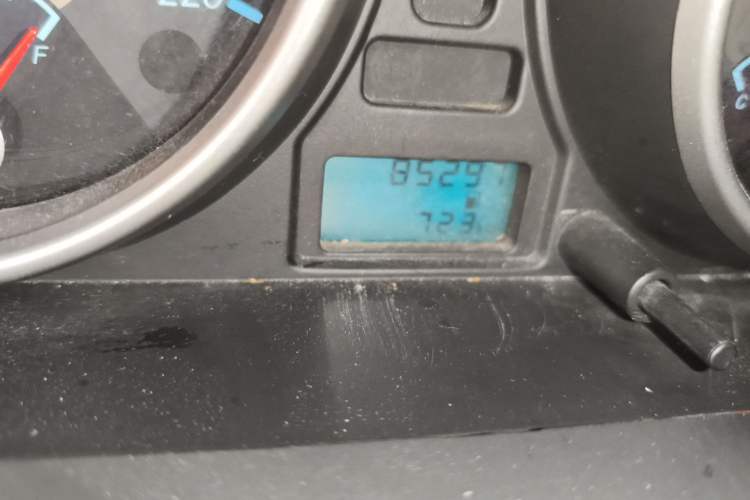 Used Buick Excelle 2013 1.5L Manual Luxury Model Odometer Close Up