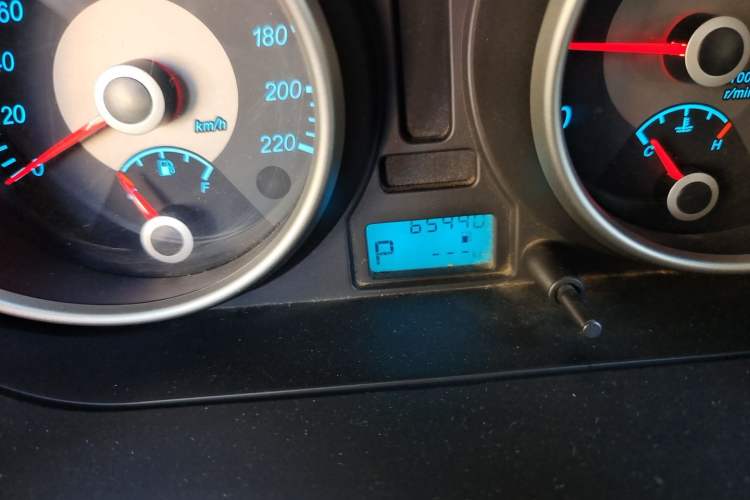 Used Buick Excelle 2013 1.5L Automatic Luxury Model Odometer Close Up