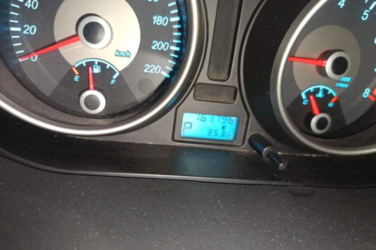Used Buick Excelle 2013 1.5L Automatic Classic Model Odometer Close Up