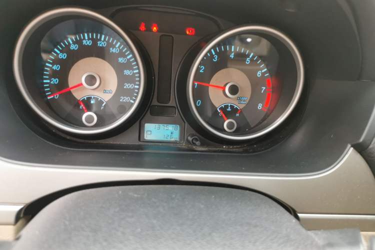 Used Buick Excelle 2013 1.5L Automatic Classic Model Odometer Close Up