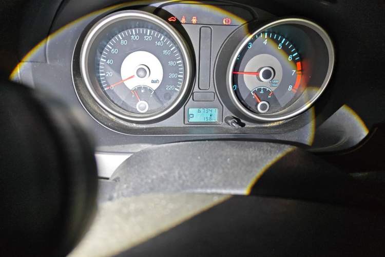 Used Buick Excelle 2013 1.5L Automatic Classic Model Odometer Close Up