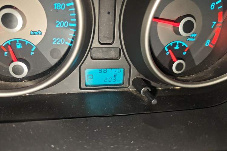Used Buick Excelle 2013 1.5L Automatic Classic Model Odometer Close Up