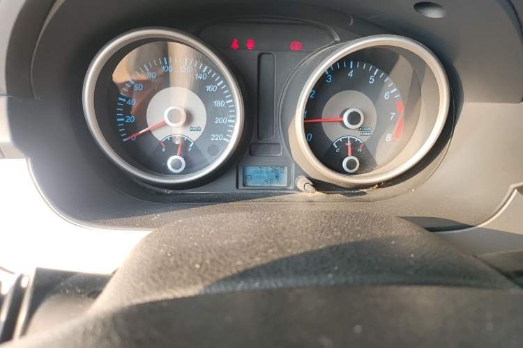 Used Buick Excelle 2013 1.5L Automatic Classic Model Odometer Close Up