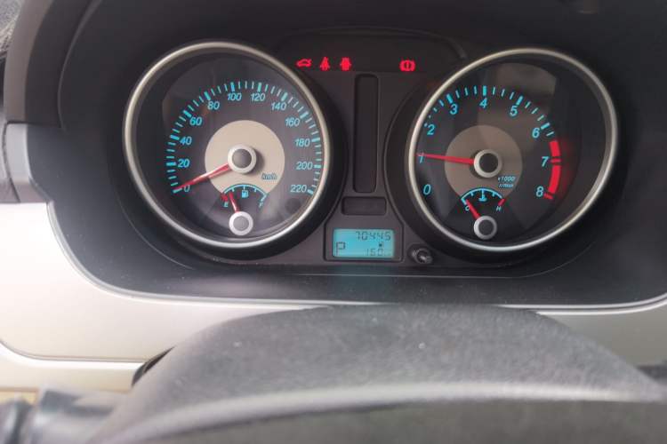 Used Buick Excelle 2013 1.5L Automatic Classic Model Odometer Close Up