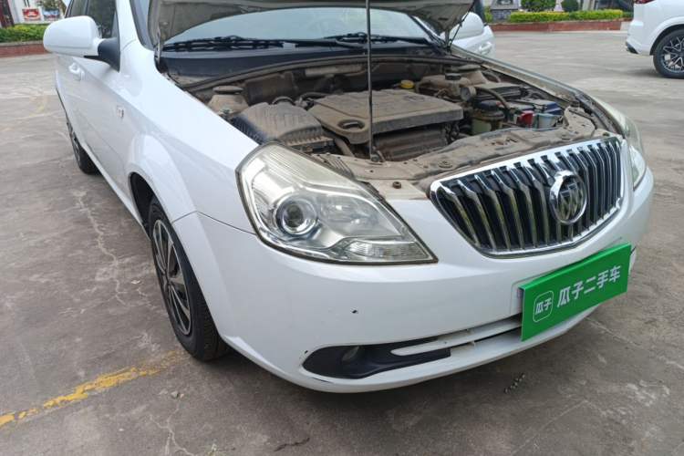 Used Buick Excelle 2013 1.5L Automatic Classic Model Right Front Headlight