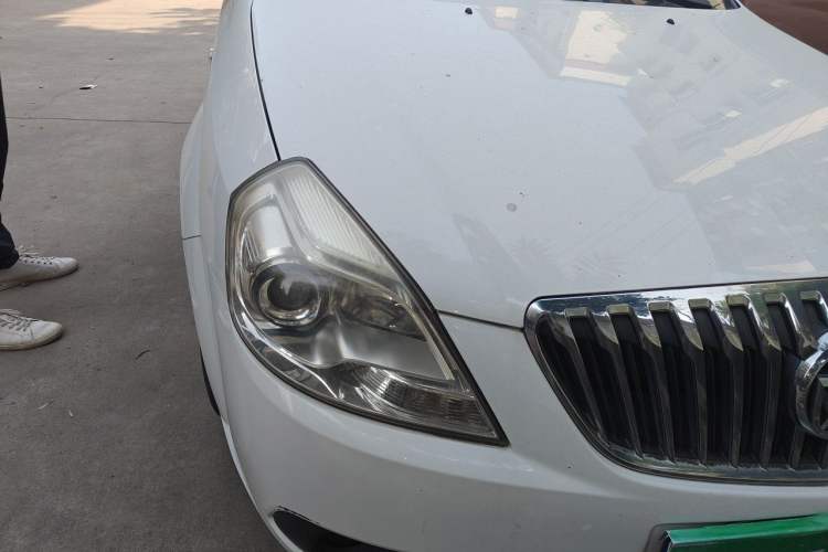 Used Buick Excelle 2013 1.5L Automatic Classic Model Right Front Headlight