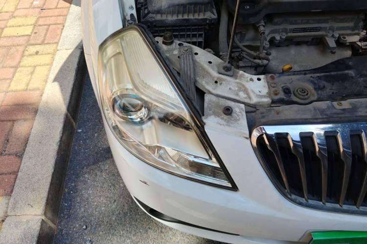Used Buick Excelle 2013 1.5L Manual Classic Model Right Front Headlight