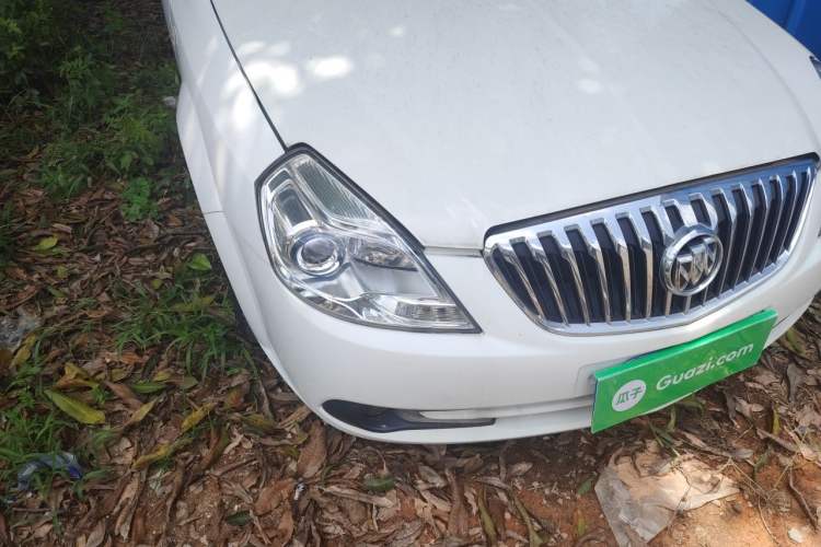 Used Buick Excelle 2013 1.5L Automatic Classic Model Right Front Headlight