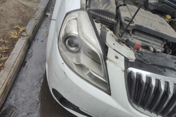 Used Buick Excelle 2013 1.5L Manual Classic Model Right Front Headlight