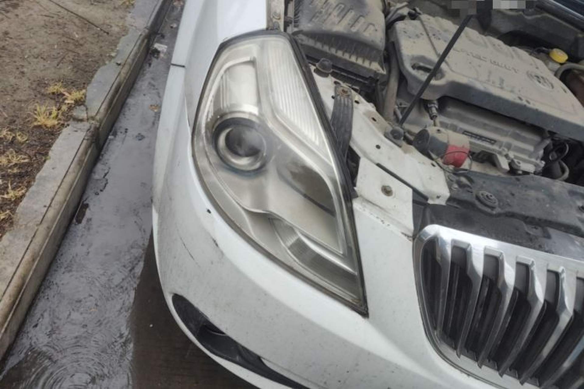 Used Buick Excelle 2013 1.5L Manual Classic Model Right Front Headlight