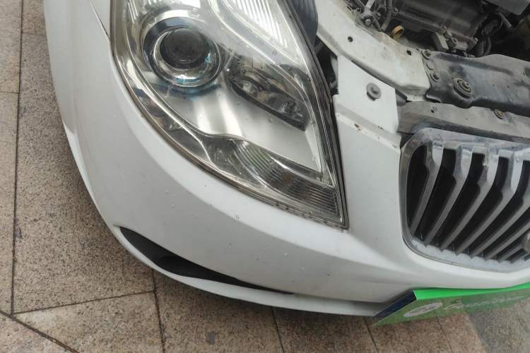 Used Buick Excelle 2013 1.5L Manual Luxury Model Right Front Headlight