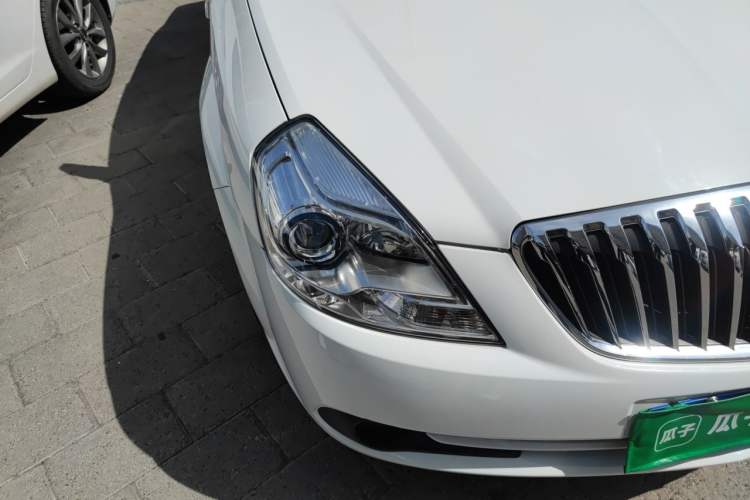 Used Buick Excelle 2013 1.5L Automatic Classic Model Right Front Headlight