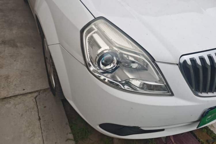 Used Buick Excelle 2013 1.5L Manual Luxury Model Right Front Headlight