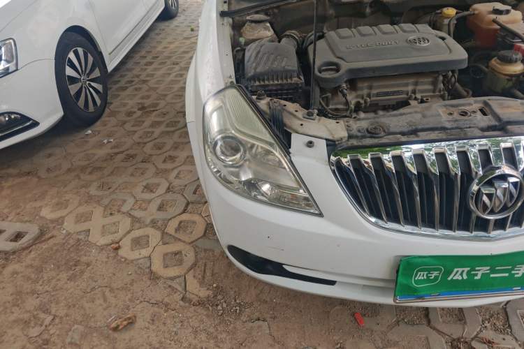 Used Buick Excelle 2013 1.5L Automatic Classic Model Right Front Headlight