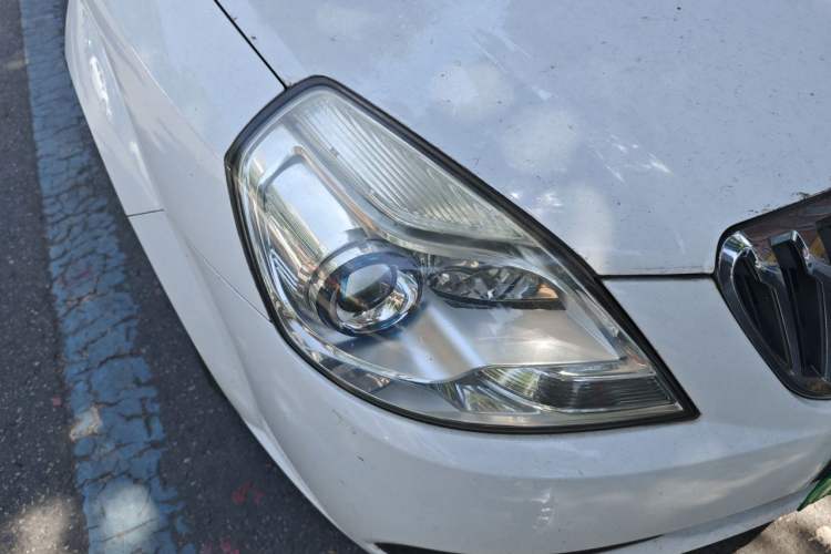 Used Buick Excelle 2013 1.5L Automatic Classic Model Right Front Headlight