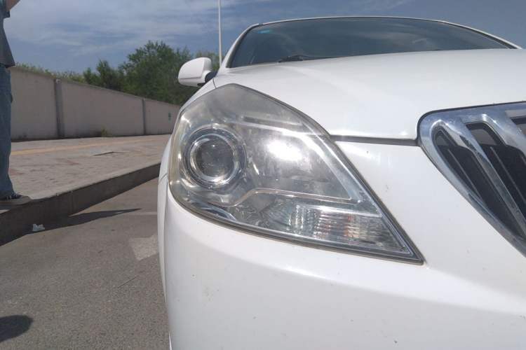 Used Buick Excelle 2013 1.5L Automatic Classic Model Right Front Headlight