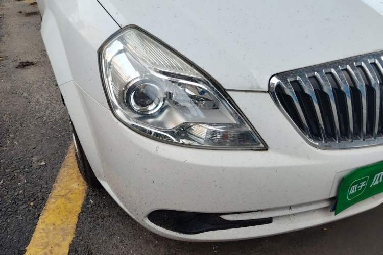 Used Buick Excelle 2013 1.5L Automatic Classic Model Right Front Headlight