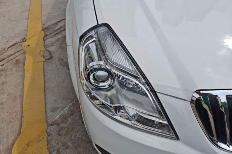 Used Buick Excelle 2013 1.5L Automatic Classic Model Right Front Headlight
