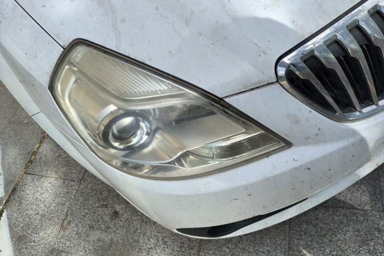 Used Buick Excelle 2013 1.5L Automatic Classic Model Right Front Headlight