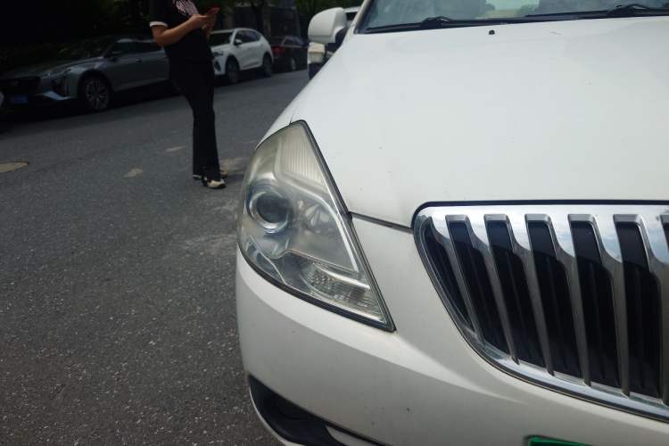 Used Buick Excelle 2013 1.5L Manual Luxury Model Right Front Headlight